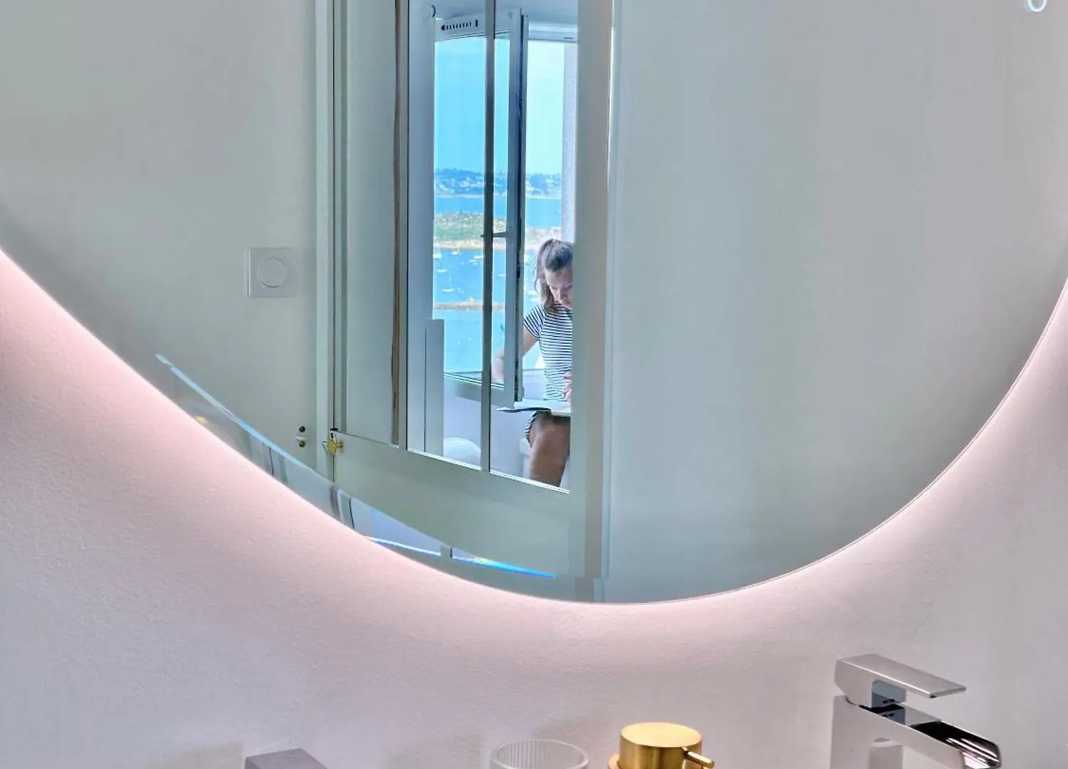 Au Bon Accueil - Appartement Vue Mer - Hyper Centre - Avec Home-Cinema Carantec 0*,