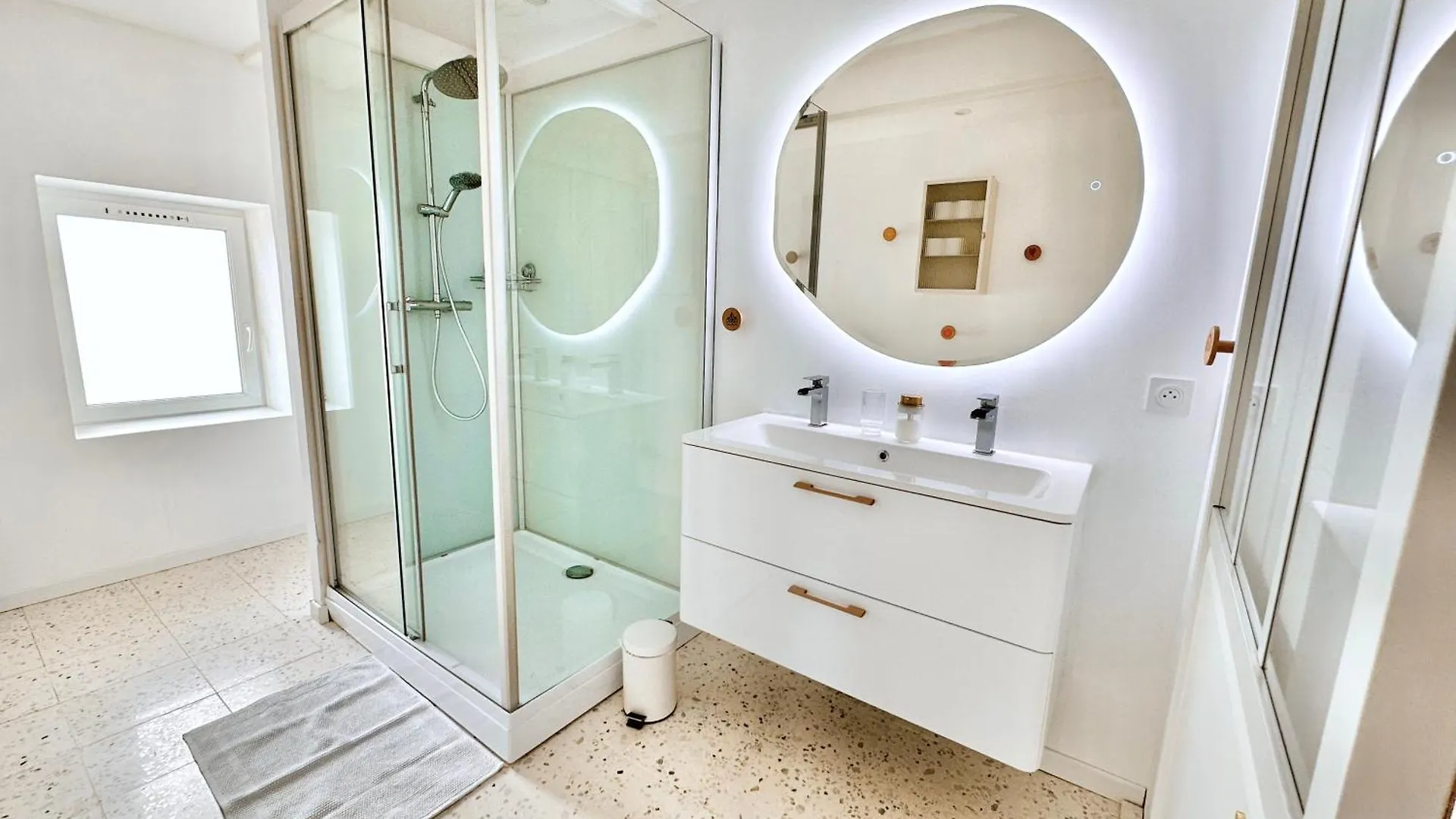 Au Bon Accueil - Appartement Vue Mer - Hyper Centre - Avec Home-Cinema Carantec France